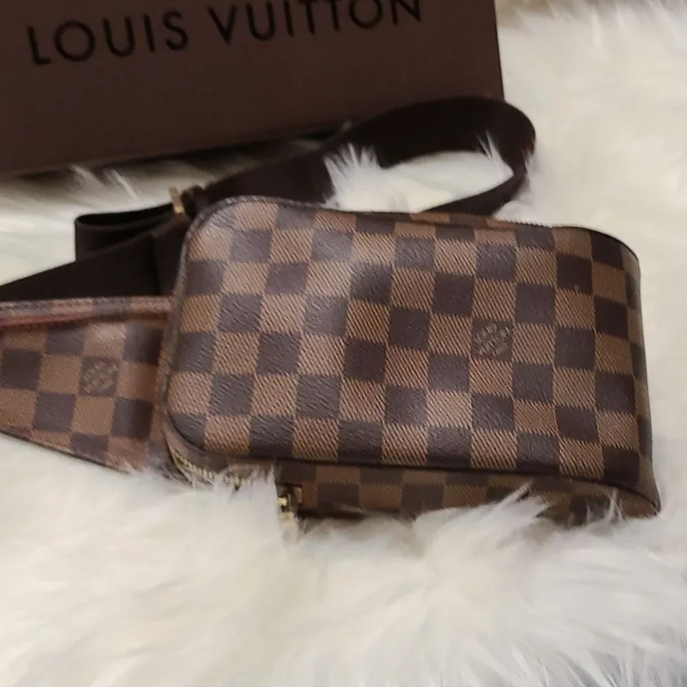 💯 Authentic Louis Vuitton Geronimo Bag🍀